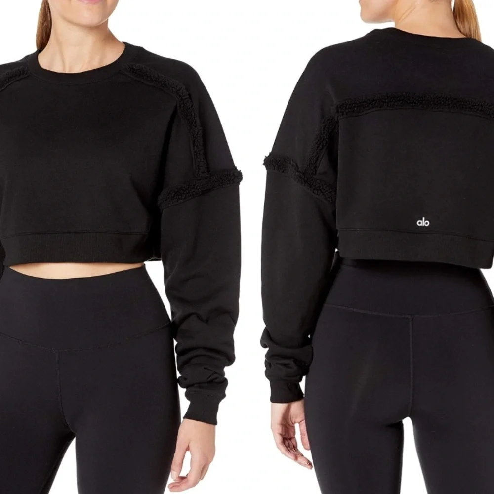 ALO Yoga Oversized City Sherpa Fleece Trim Cropped Sweatshirt in Black - XS